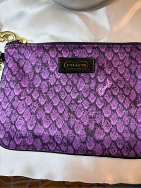 NWT COACH Purple Signature Pattern Wristlet with Gold Hardware